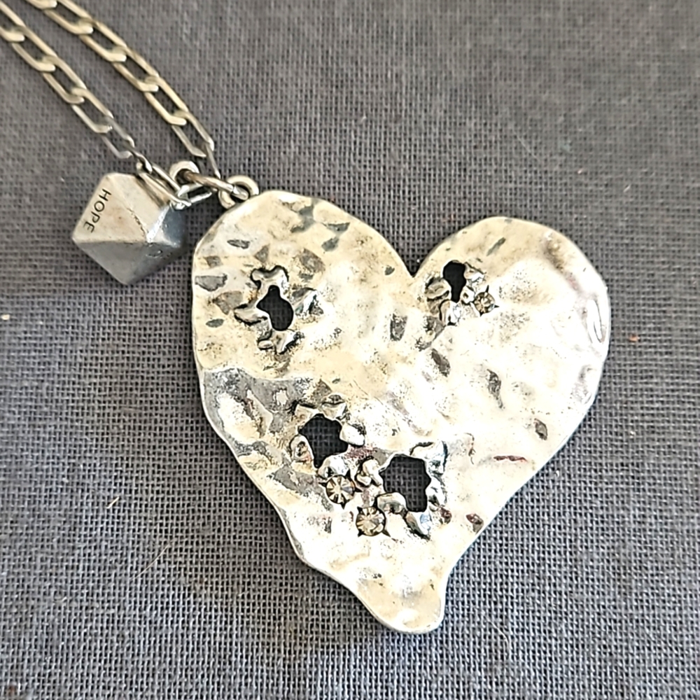 BCBG Generation long necklace hammered heart w hope charm adjustable silver EUC